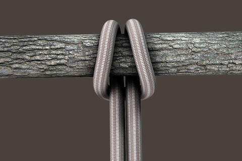 Slyngestikk-knuten brukes når du skal feste et tau i et annet tau, eller et tau til en stokk.